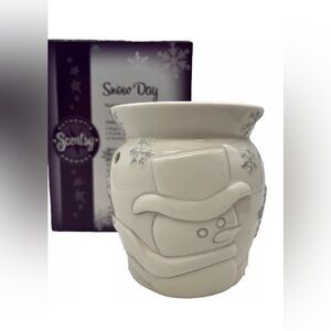 Scentsy Wall Plug In Wax Melt Warmer Snow Day Snowman Snowflakes Christmas New